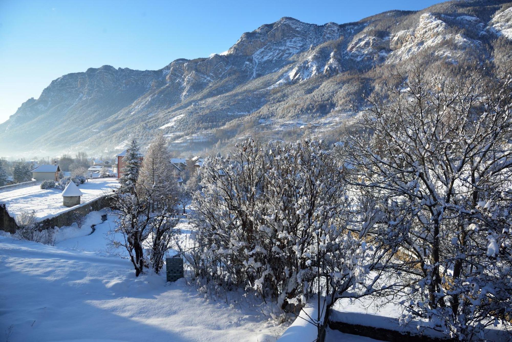 La Maison Abeil LʼArgentière-la-Bessée Bagian luar foto